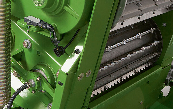 Metalldetektorn i inmatningssystemet skyddar maskinen